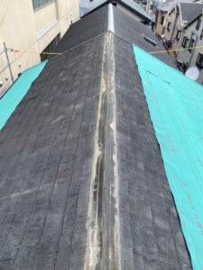 草津市にて屋根修理　スーパーガルテクトへのカバー工法　施工前