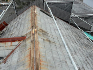 滋賀県草津市にて屋根修理（スーパーガルテクトへのカバー工法） 施工前
