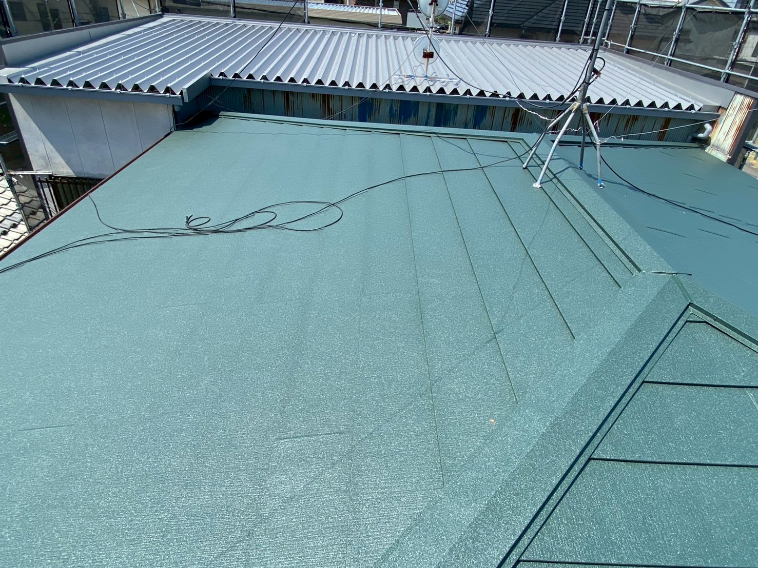 滋賀県大津市ににて屋根修理〈スーパーガルテクトへのカバー工法〉 施工後