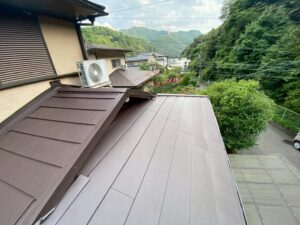 滋賀県大津市にて雨漏り修理・屋根修理〈スーパーガルテクトへのカバー工法〉 施工後