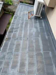 滋賀県大津市にて雨漏り修理・屋根修理〈スーパーガルテクトへのカバー工法〉 施工前