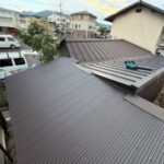 大津市にて屋根修理〈倉庫のトタン屋根をガルバリウム波板へ張り替え〉 施工後